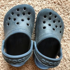 Navy blue toddler crocs size 4/5 crocks sandals